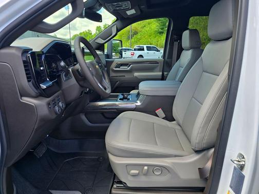 2025 Chevrolet Silverado 3500 LTZ