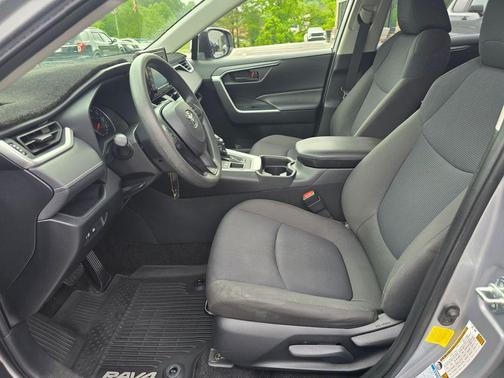 Silver Sky Metallic 2020 Toyota RAV4 LE