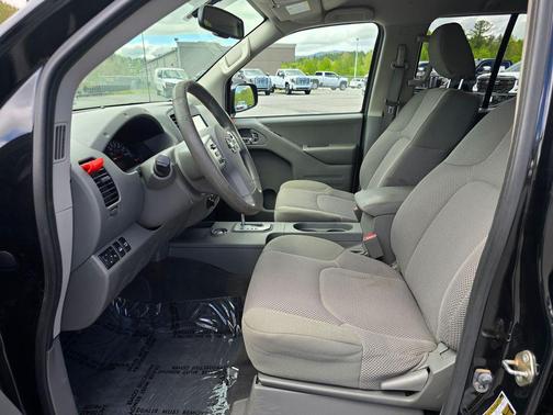 Magnetic Black Pearl 2020 Nissan Frontier SV