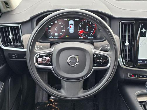 Pebble Gray Metallic 2021 Volvo S90 T6 Inscription