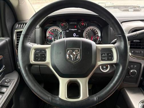 2018 RAM 2500 Laramie Crew Cab 4x4 6'4' Box