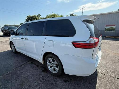 2016 Toyota Sienna L