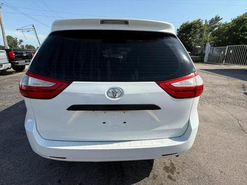 2016 Toyota Sienna L