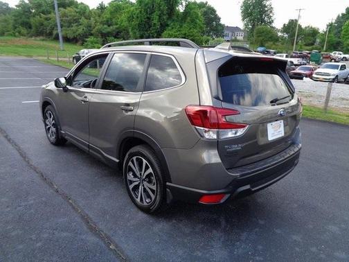 Photo 5 of 30 of 2021 Subaru Forester Limited