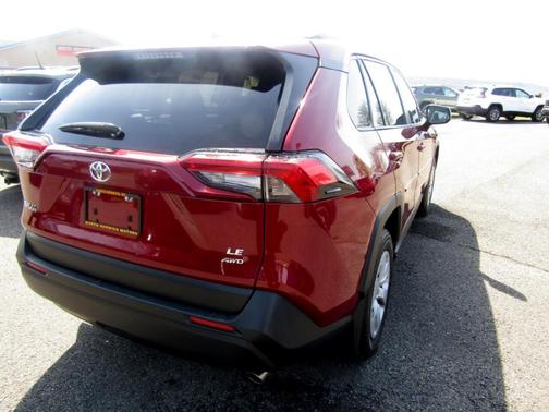 Photo 4 of 16 of 2019 Toyota RAV4 LE