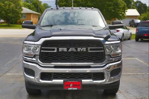 Diamond Black Crystal Pearlcoat 2020 RAM 2500 Tradesman Crew Cab 4x4 6'4' Box