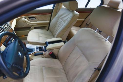 2002 BMW 525 525iA 4dr Sdn 5-Spd Auto