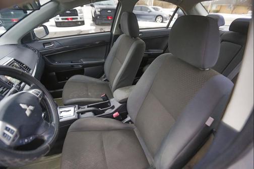 2017 Mitsubishi Lancer ES