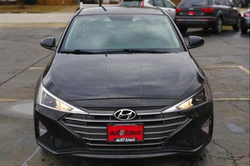 2019 Hyundai ELANTRA SE