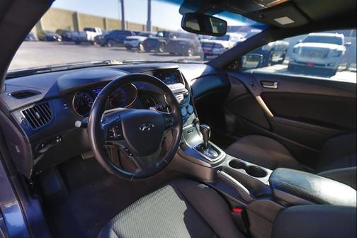 2016 Hyundai Genesis Coupe 3.8 Base