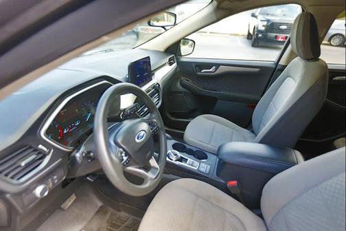 Magnetic Metallic 2020 Ford Escape SE