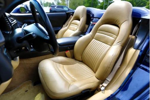 2001 Chevrolet Corvette Base
