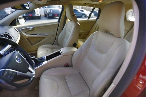 2015 Volvo V60 T5 Premier Plus