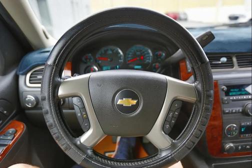 Black 2013 Chevrolet Avalanche LT