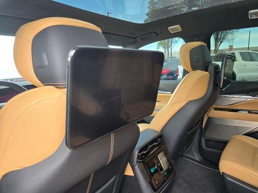 2025 Cadillac Escalade IQ Sport 2