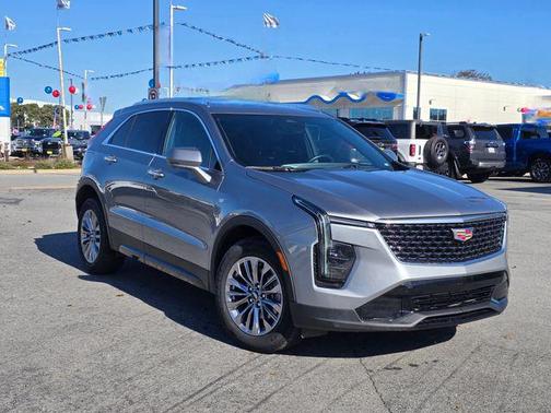 2025 Cadillac XT4 Premium Luxury
