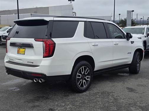 2024 GMC Yukon 4WD AT4