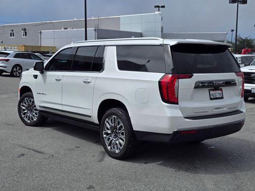 White Frost Tricoat 2024 GMC Yukon XL Denali Ultimate