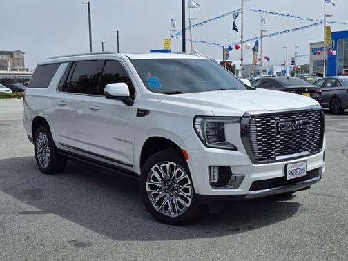White Frost Tricoat 2024 GMC Yukon XL Denali Ultimate