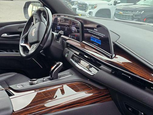 2023 Cadillac Escalade Luxury