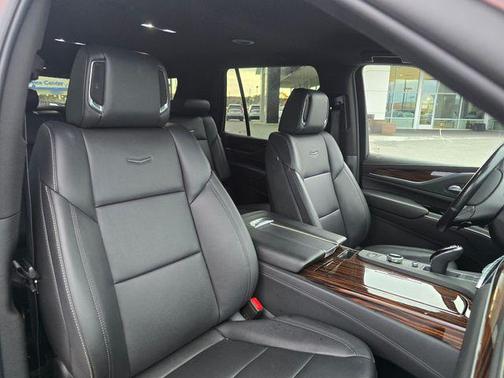 2023 Cadillac Escalade Luxury