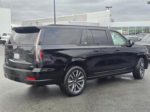 2023 Cadillac Escalade ESV Sport Platinum