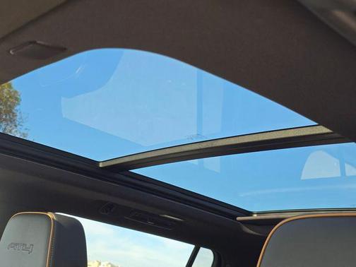 2024 GMC Yukon XL 4WD AT4