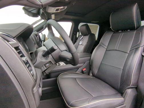 2024 RAM 3500 Limited Crew Cab 4x4 8' Box