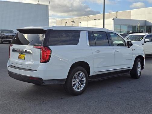 2022 GMC Yukon XL SLT