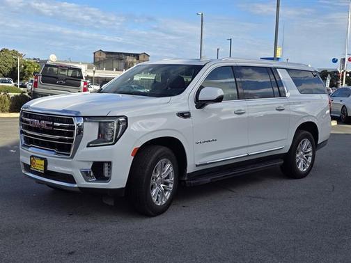 2022 GMC Yukon XL SLT