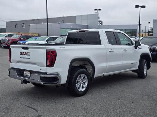 2023 GMC Sierra 1500 SLE