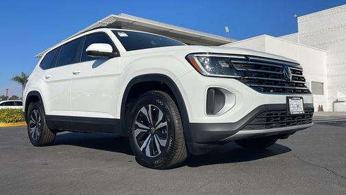 2025 Volkswagen Atlas 2.0T SE