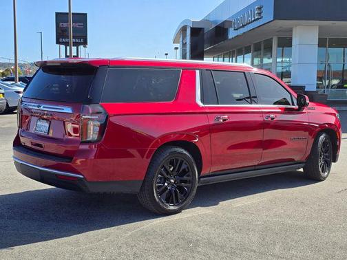 2023 Chevrolet Suburban 4WD High Country