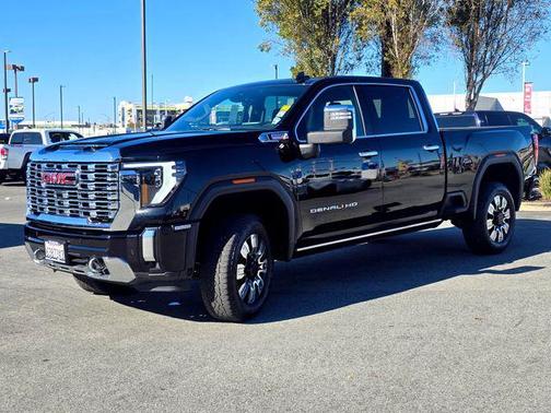 2024 GMC Sierra 2500 Denali