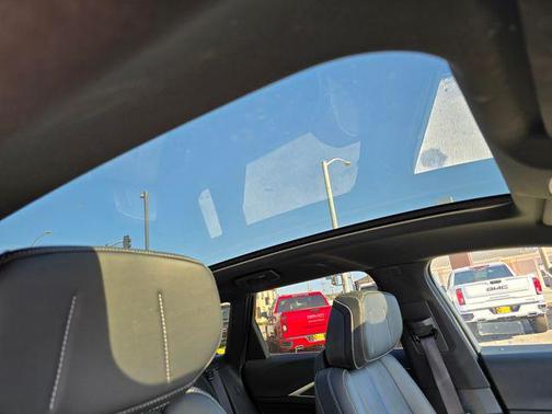 2025 Cadillac LYRIQ Sport