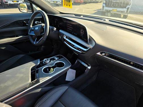 2025 Cadillac LYRIQ Sport