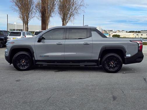 2025 Chevrolet Silverado EV LT