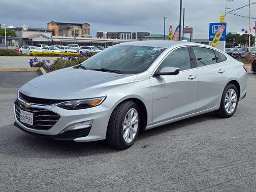 Silver Ice Metallic 2022 Chevrolet Malibu FWD LT
