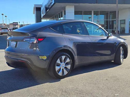 2022 Tesla Model Y Long Range Dual Motor All-Wheel Drive