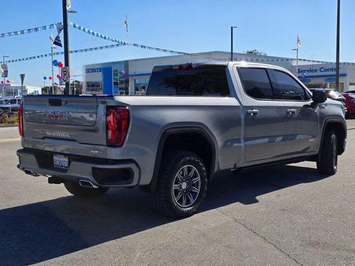 Sterling Metallic 2024 GMC Sierra 1500 AT4