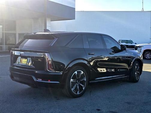 2025 Cadillac Escalade IQ Sport 2