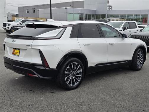 2024 Cadillac LYRIQ Sport