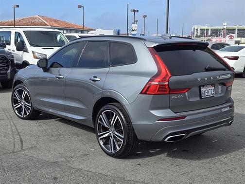 2021 Volvo XC60 T5 R-Design