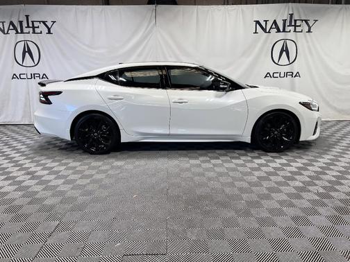 2023 Nissan Maxima SR