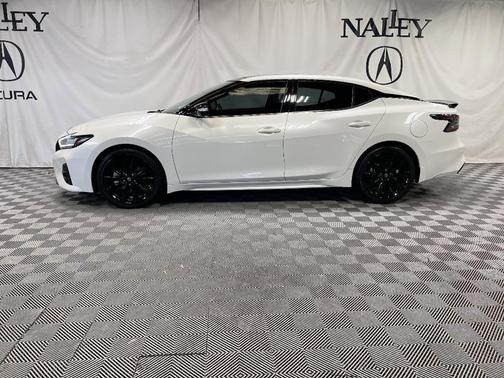 2023 Nissan Maxima SR