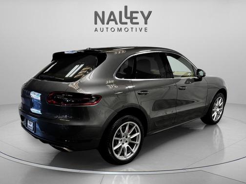 Agate Gray Metallic 2016 Porsche Macan Turbo