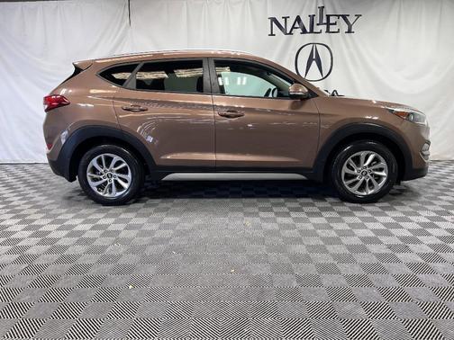 2017 Hyundai TUCSON SE Plus
