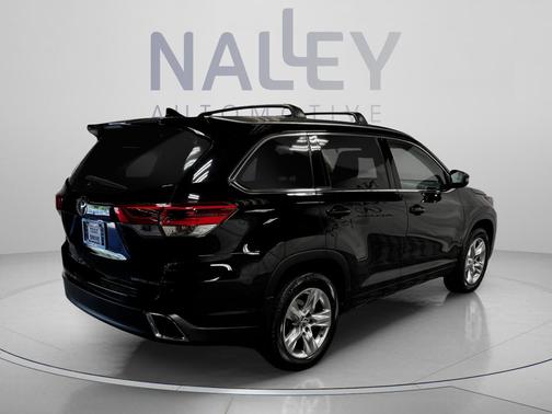 Midnight Black Metallic 2017 Toyota Highlander Limited