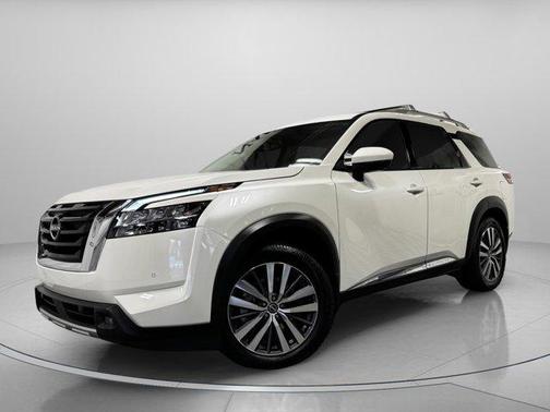 2022 Nissan Pathfinder Platinum