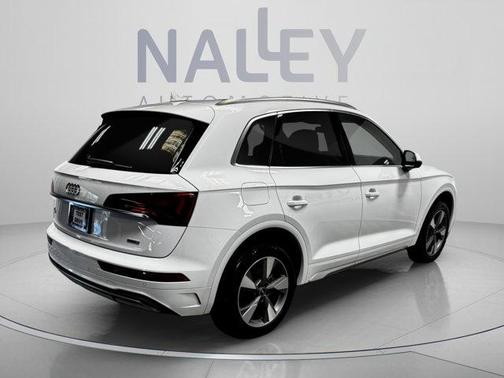Ibis White 2022 Audi Q5 40 Premium Plus